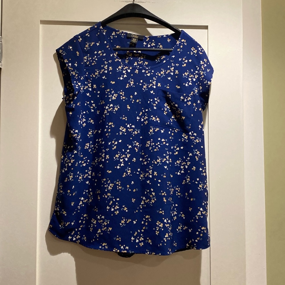 Dalia size medium blouse